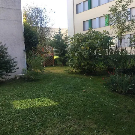 Avec Jardin Clos Prive Apartment Tarbes